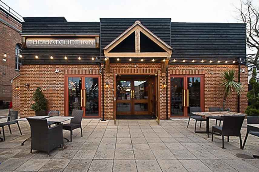 The Hatchet Inn Wetherspoon Newbury  Zewnętrze zdjęcie